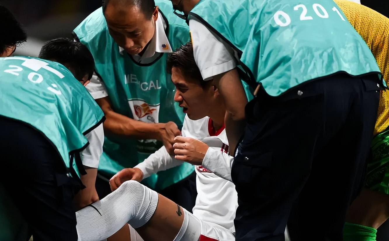 转折点！成都蓉城调整名单，亚冠赛前攻防权衡，态度坚定，细节决定成败(成都蓉城赞助商是谁)-九游会网址