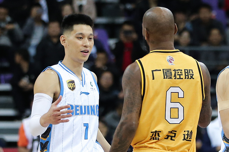 包含波士顿凯尔特人训练开放日，赛后止住颓势引欢呼，法国杯在即，更衣室氛围转暖的词条