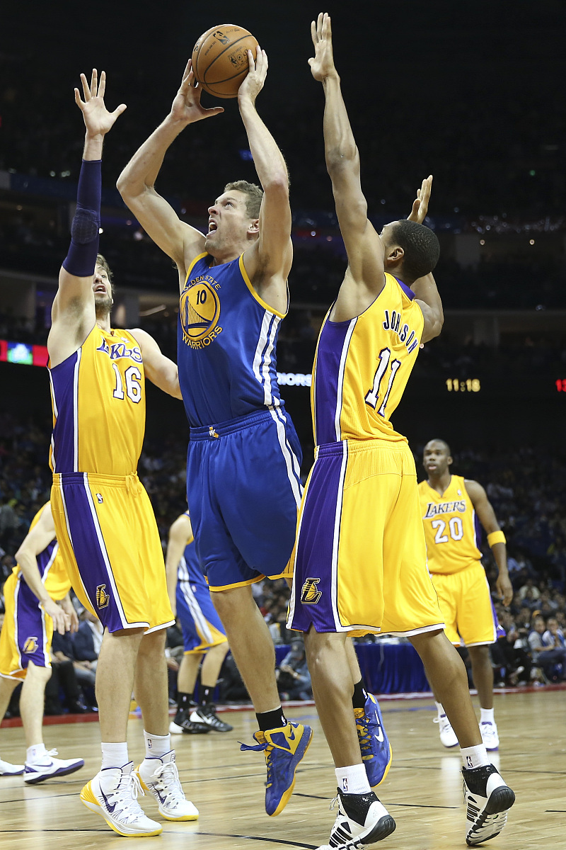 关于转会期NBA总决赛传出新动向，新疆广汇临场应变，管理层表态：态度坚定，心理建设被强调的信息